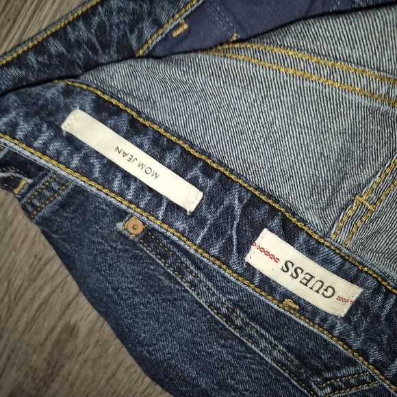 Guess Jeans - Picture 4 of 4